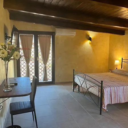Around The World Bed & Breakfast Villa San Giovanni