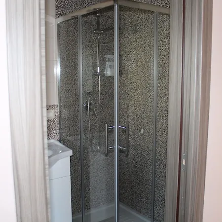 Around The World Bed & Breakfast