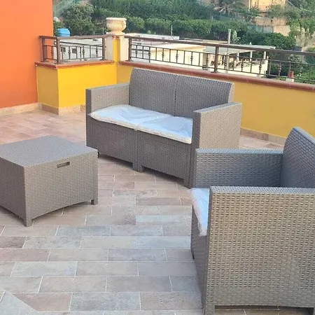 Around The World 4* Villa San Giovanni