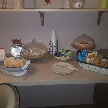 Around The World Couette-café Villa San Giovanni