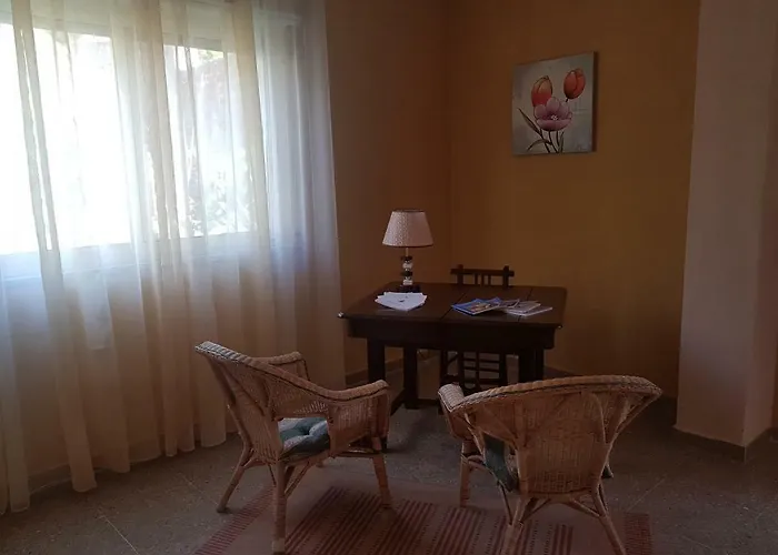 לינה וארוחת בוקר Around The World וילה סן ג'ובאני