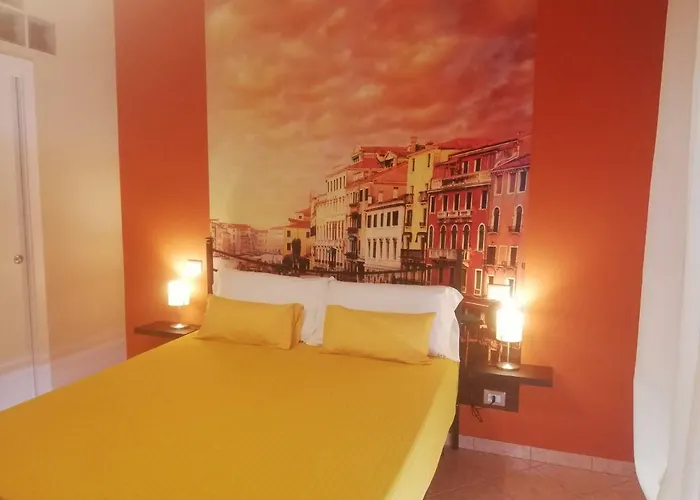 לינה וארוחת בוקר Around The World