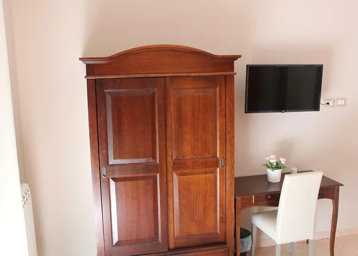 Around The World 4* וילה סן ג'ובאני